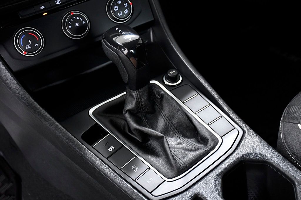 2023 Volkswagen Jetta Sport Automatic - 22880912 - 24