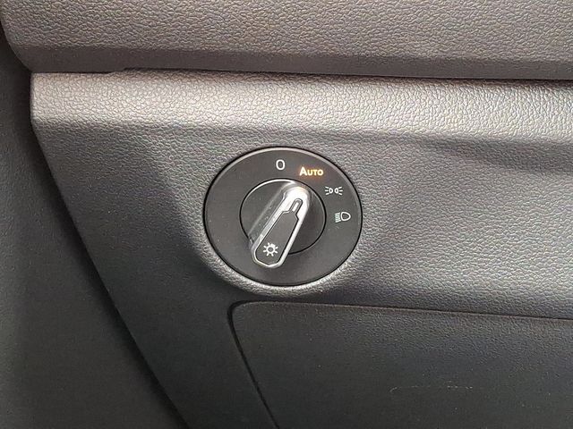 2023 Volkswagen Jetta Sport Automatic - 22944670 - 24