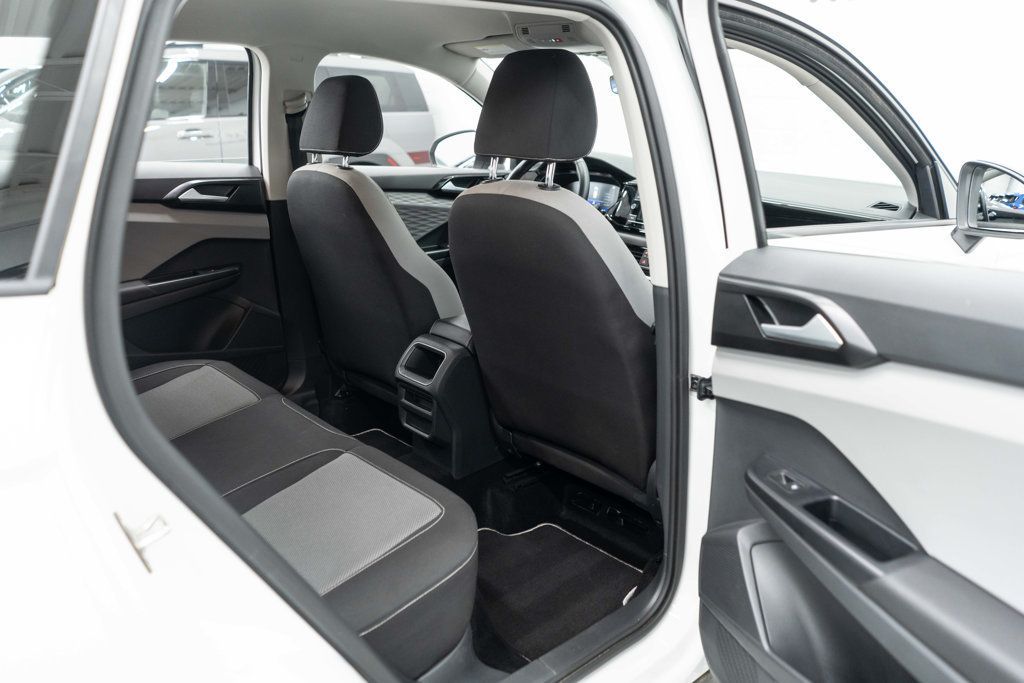 Volkswagen Taos photo 12
