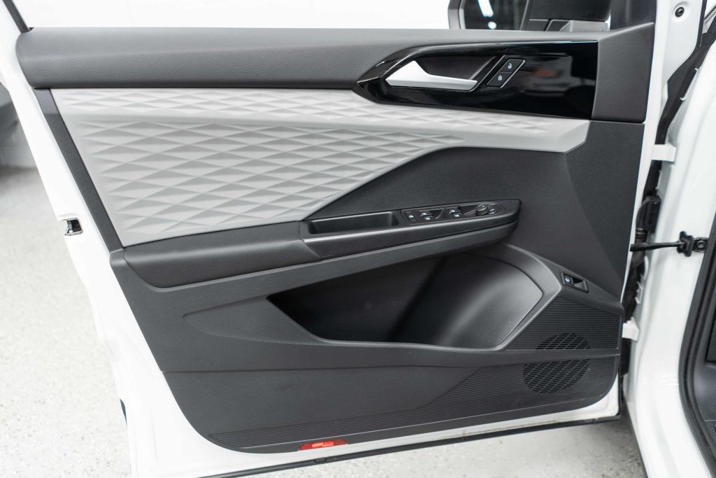 Volkswagen Taos photo 13