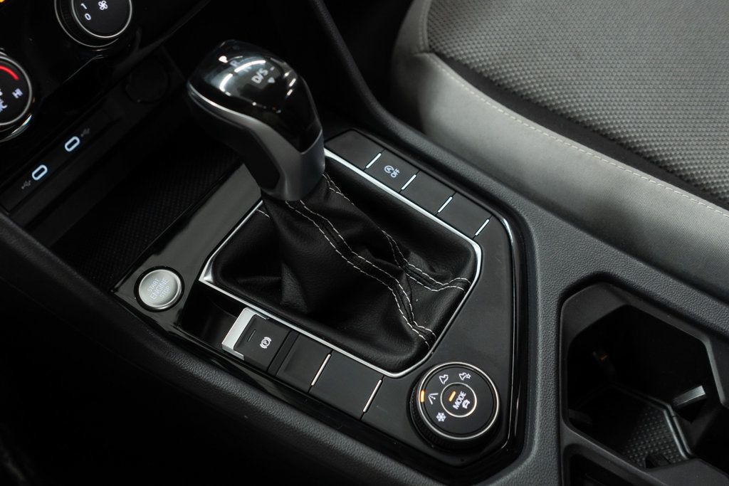 Volkswagen Taos photo 16