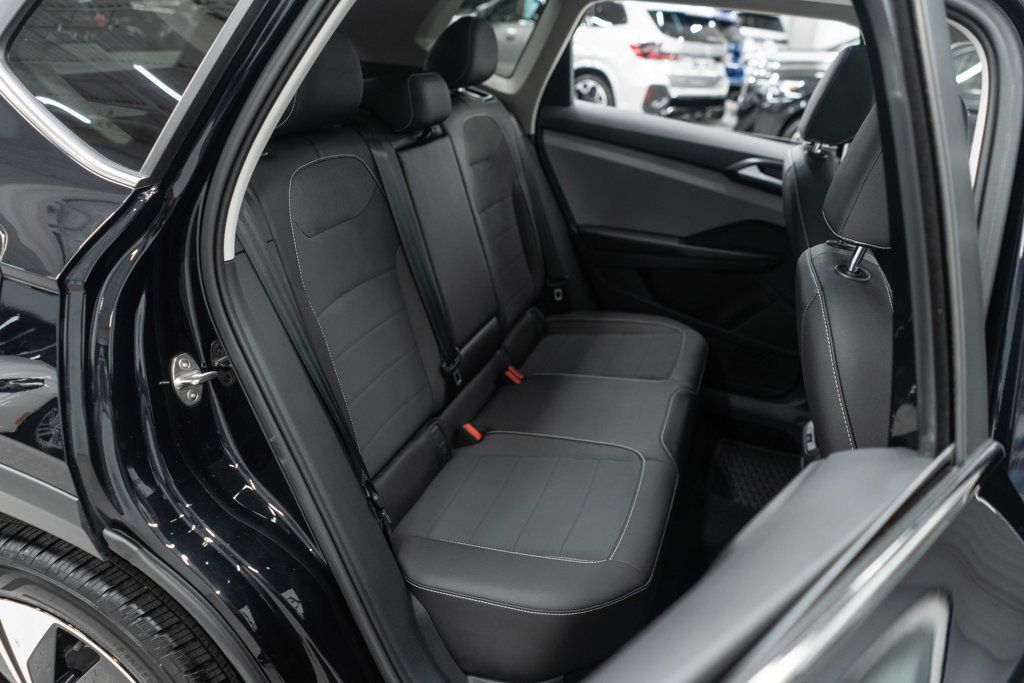 Volkswagen Taos photo 13