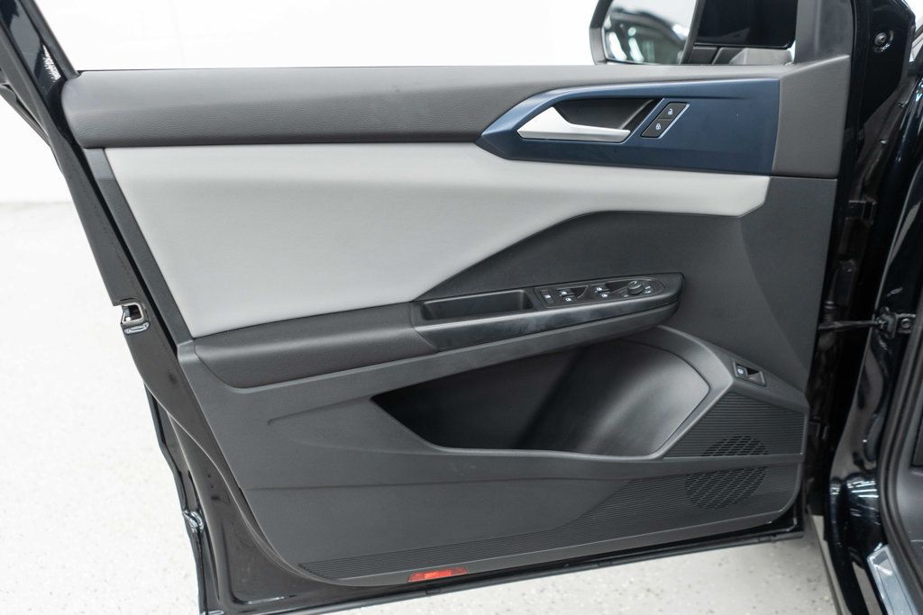 Volkswagen Taos photo 14