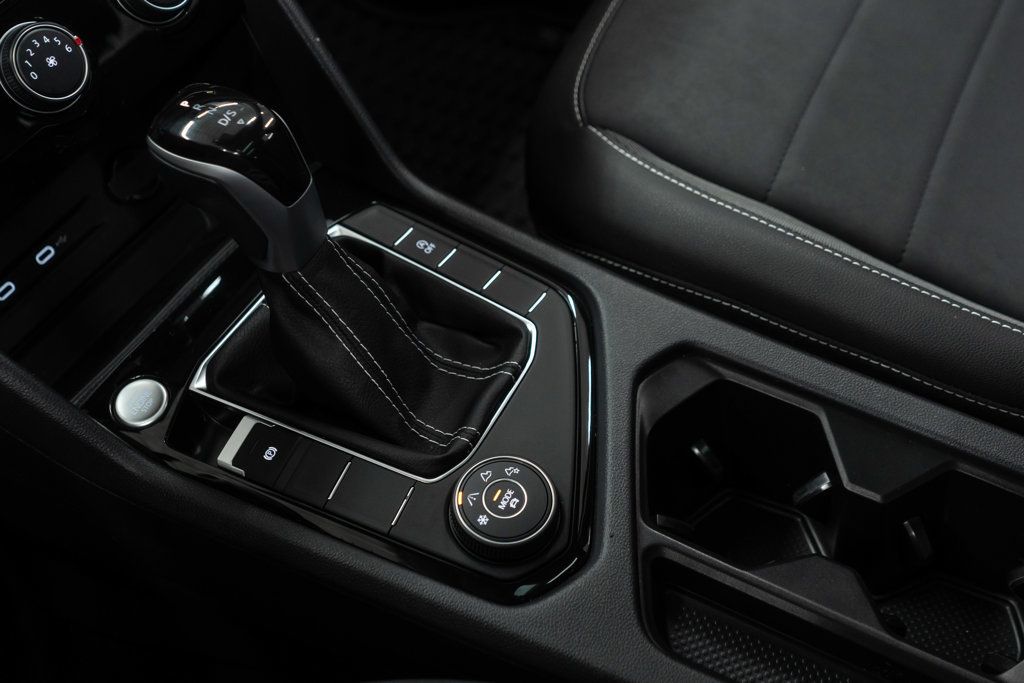 Volkswagen Taos photo 16