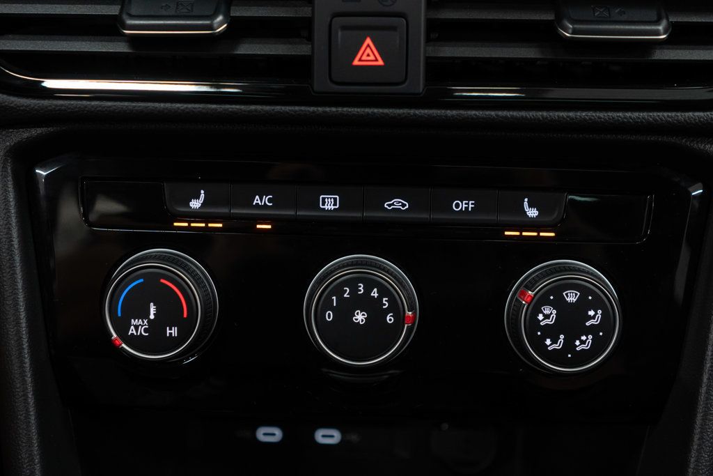 Volkswagen Taos photo 24