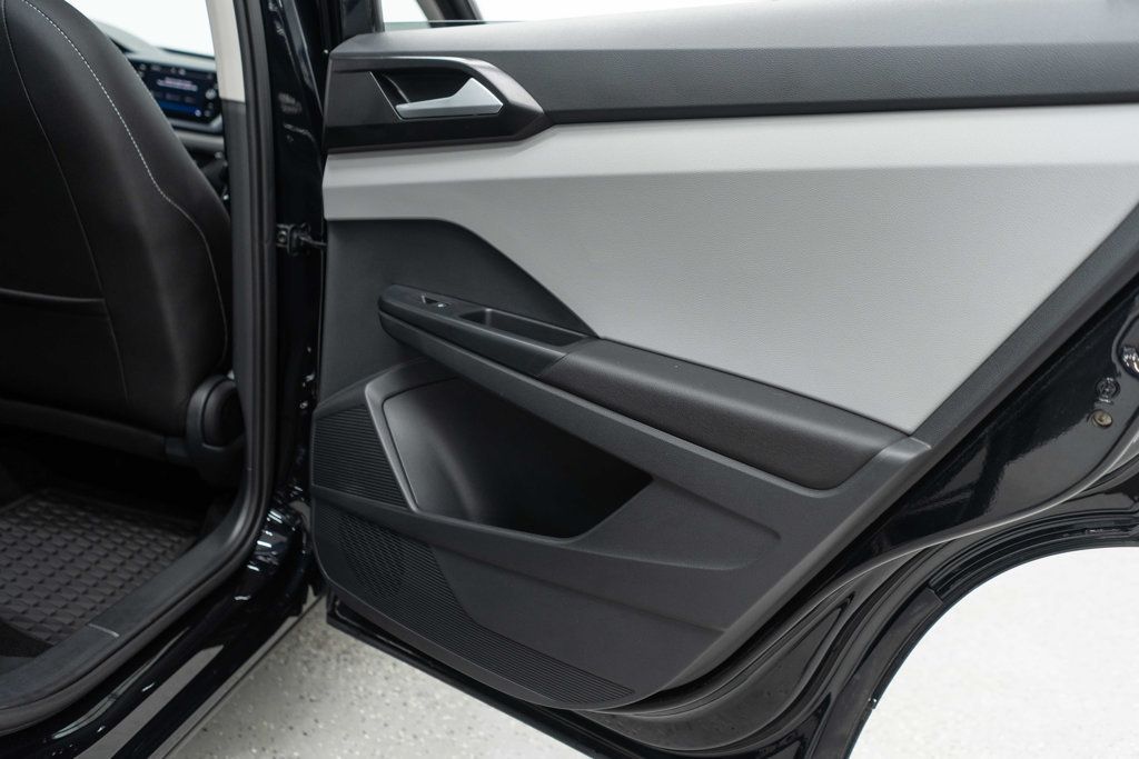 Volkswagen Taos photo 27