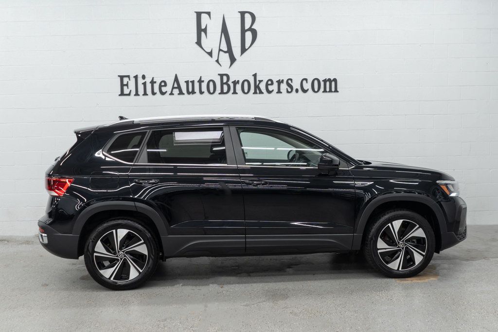 Volkswagen Taos photo 5