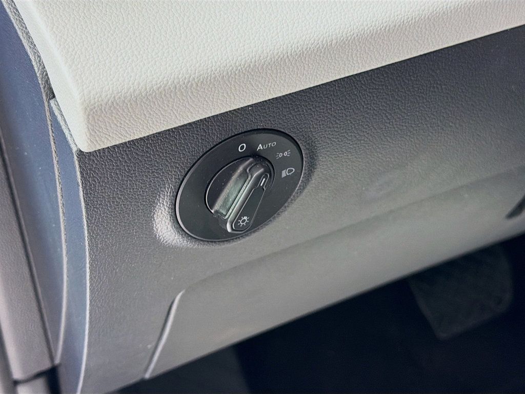 2023 Volkswagen Taos SE 4MOTION - 23011513 - 9