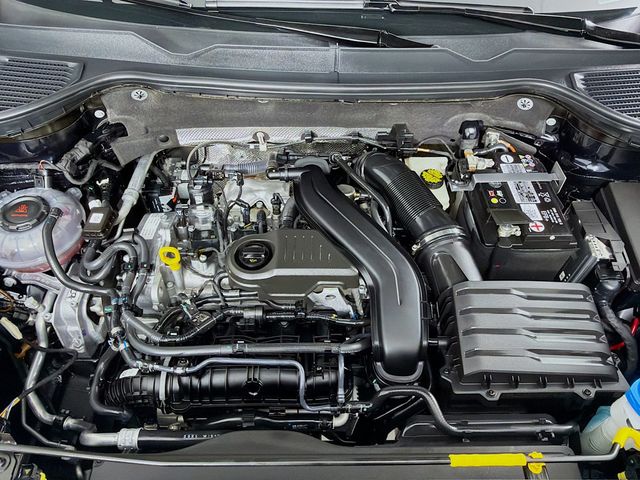 2023 Volkswagen Taos SE 4MOTION - 23027960 - 28