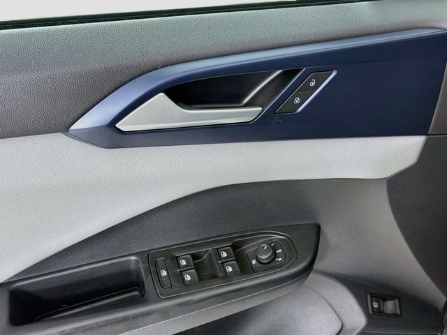 2023 Volkswagen Taos SE 4MOTION - 23073882 - 16
