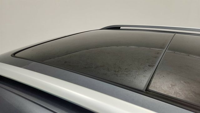 2023 Volkswagen Taos SE 4MOTION *Ltd Avail* with Panoramic Sunroof & Black Wheel Pkgs - 23007485 - 9