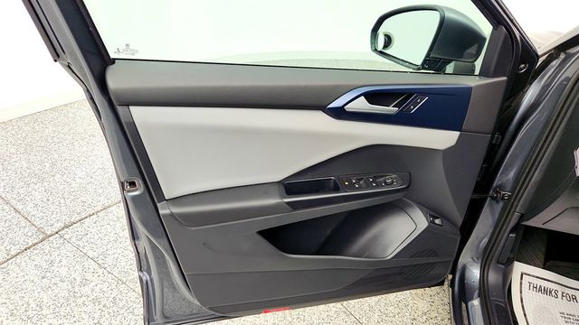 2023 Volkswagen Taos SE 4MOTION *Ltd Avail* with Panoramic Sunroof & Black Wheel Pkgs - 23007485 - 11