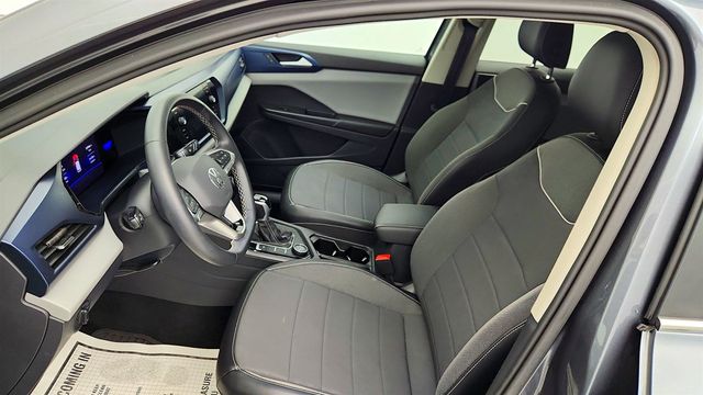2023 Volkswagen Taos SE 4MOTION *Ltd Avail* with Panoramic Sunroof & Black Wheel Pkgs - 23007485 - 13