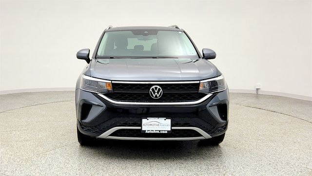 2023 Volkswagen Taos SE 4MOTION *Ltd Avail* with Panoramic Sunroof & Black Wheel Pkgs - 23007485 - 1
