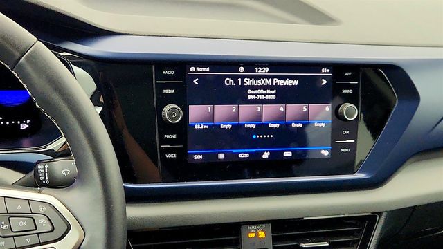 2023 Volkswagen Taos SE 4MOTION *Ltd Avail* with Panoramic Sunroof & Black Wheel Pkgs - 23007485 - 20