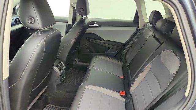 2023 Volkswagen Taos SE 4MOTION *Ltd Avail* with Panoramic Sunroof & Black Wheel Pkgs - 23007485 - 21