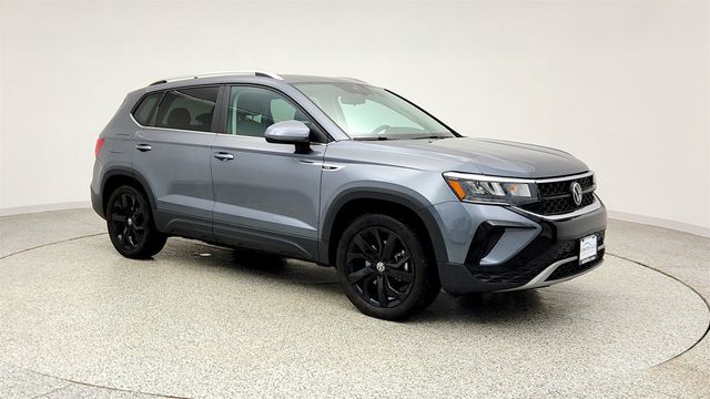 2023 Volkswagen Taos SE 4MOTION *Ltd Avail* with Panoramic Sunroof & Black Wheel Pkgs - 23007485 - 2