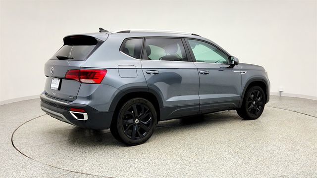 2023 Volkswagen Taos SE 4MOTION *Ltd Avail* with Panoramic Sunroof & Black Wheel Pkgs - 23007485 - 4