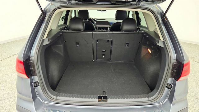 2023 Volkswagen Taos SE 4MOTION *Ltd Avail* with Panoramic Sunroof & Black Wheel Pkgs - 23007485 - 6