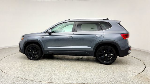 2023 Volkswagen Taos SE 4MOTION *Ltd Avail* with Panoramic Sunroof & Black Wheel Pkgs - 23007485 - 8