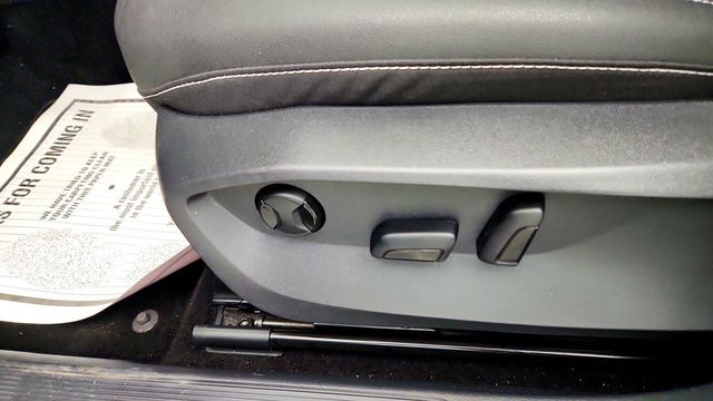 2023 Volkswagen Taos SE 4MOTION with Panoramic Sunroof Package - 23026777 - 11