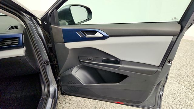 2023 Volkswagen Taos SE 4MOTION with Panoramic Sunroof Package - 23026777 - 25