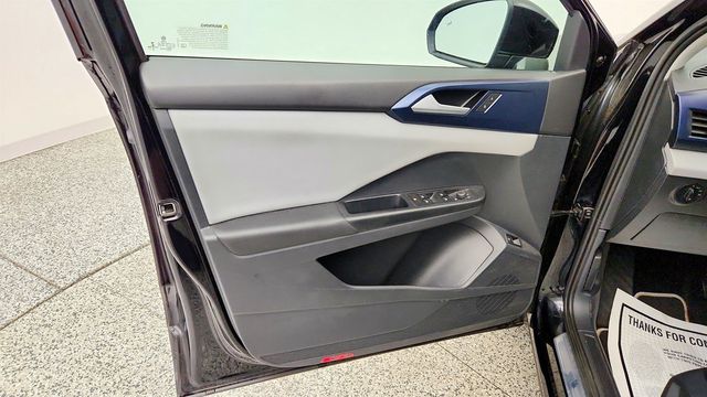 2023 Volkswagen Taos SE 4MOTION w/ Panoramic Sunroof - 23066991 - 10