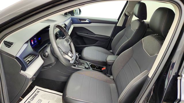 2023 Volkswagen Taos SE 4MOTION w/ Panoramic Sunroof - 23066991 - 19