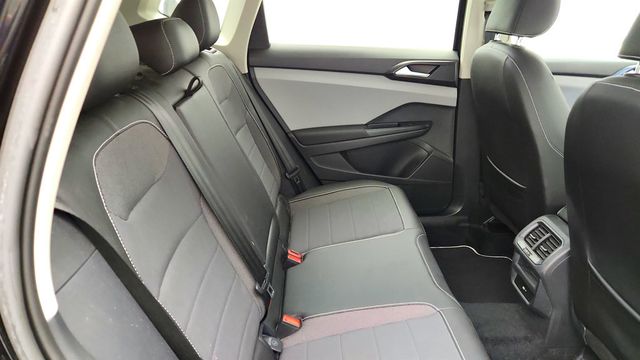 2023 Volkswagen Taos SE 4MOTION w/ Panoramic Sunroof - 23066991 - 22