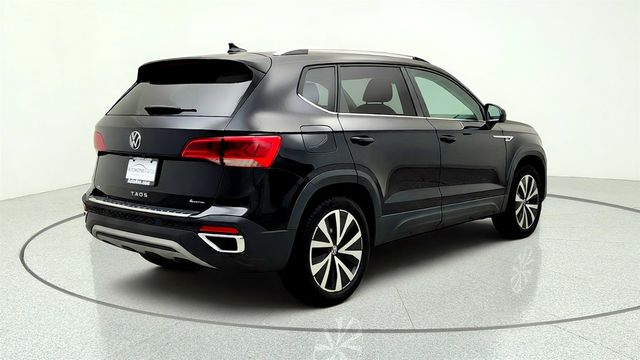 2023 Volkswagen Taos SE 4MOTION w/ Panoramic Sunroof - 23066991 - 4