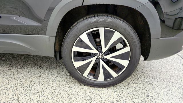 2023 Volkswagen Taos SE 4MOTION w/ Panoramic Sunroof - 23066991 - 8