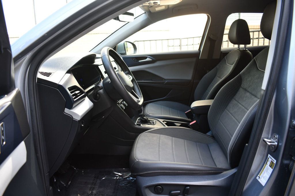 2023 Volkswagen Taos SE photo 14