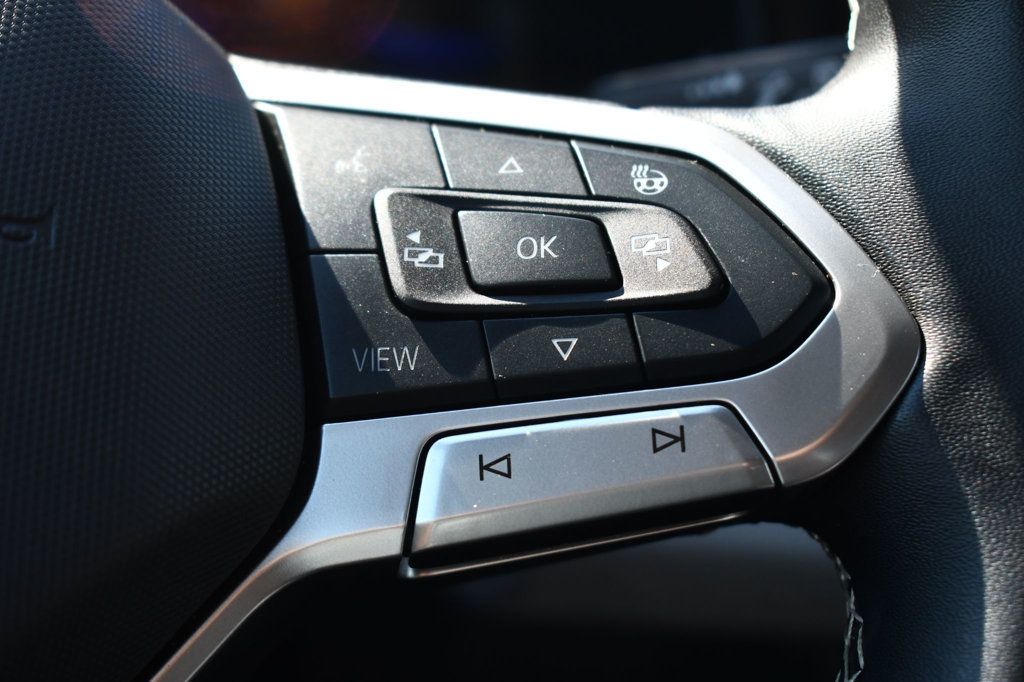 2023 Volkswagen Taos SE photo 21