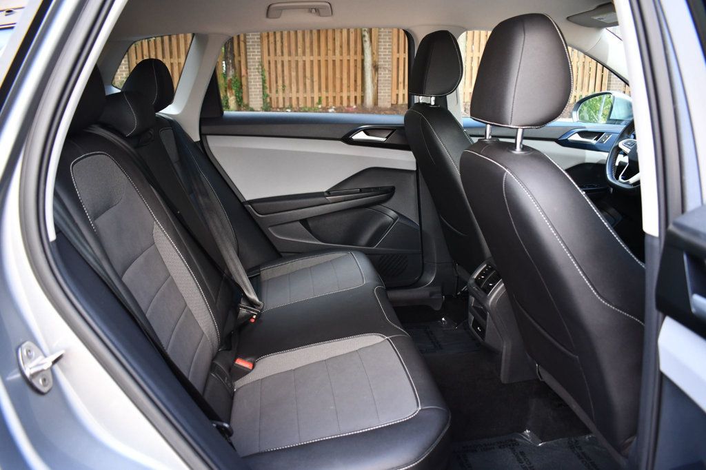 2023 Volkswagen Taos SE photo 24