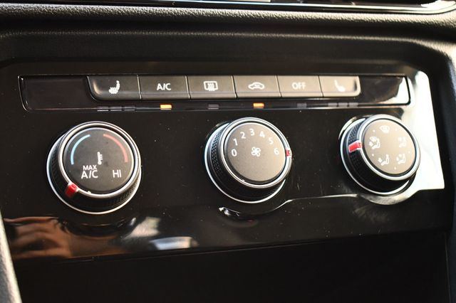 2023 Volkswagen Taos SE FWD - 22910565 - 28