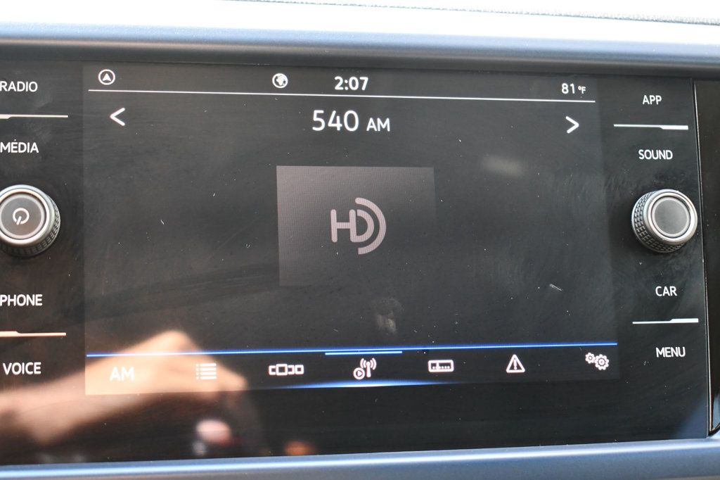 2023 Volkswagen Taos SE photo 34
