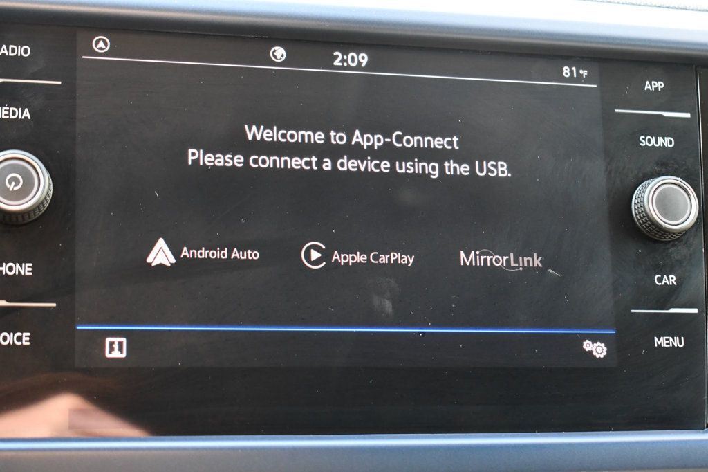 2023 Volkswagen Taos SE photo 35