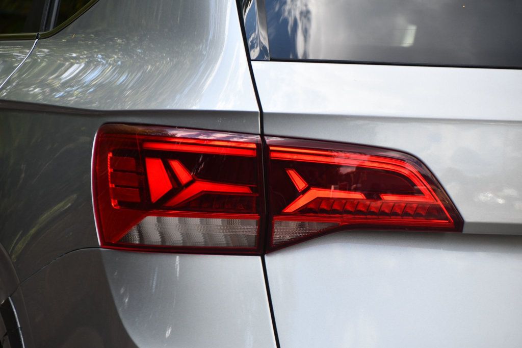 2023 Volkswagen Taos SE photo 6