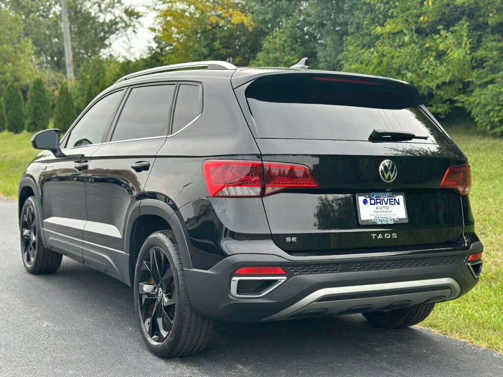 2023 Volkswagen Taos SE photo 4