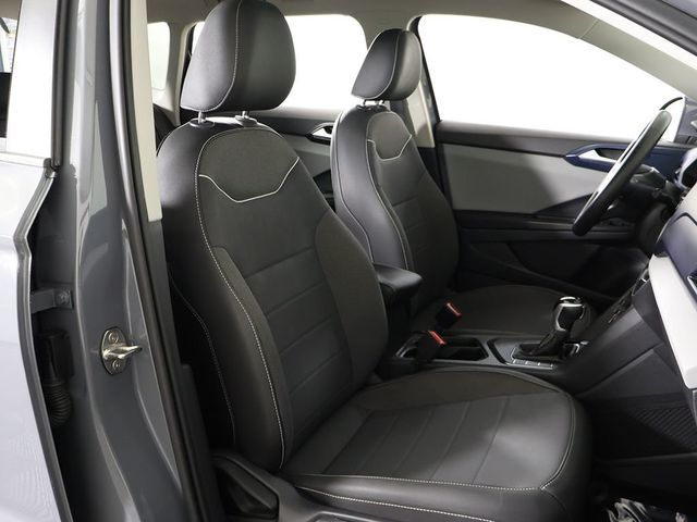 2023 Volkswagen Taos SE FWD - 23065840 - 28