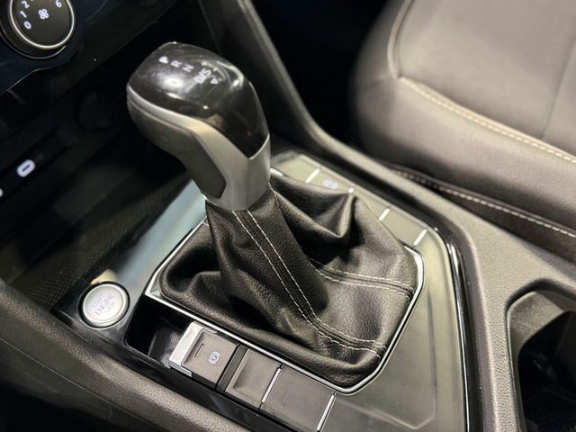 2023 Volkswagen Taos SE FWD - 22981369 - 31