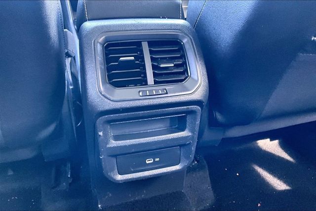 2023 Volkswagen Taos SEL 4MOTION - 23055793 - 36
