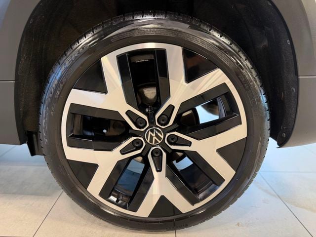 2023 Volkswagen Taos SEL 4MOTION - 23064305 - 38