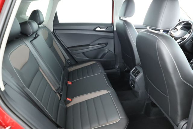 2023 Volkswagen Taos SEL 4MOTION - 22928678 - 19