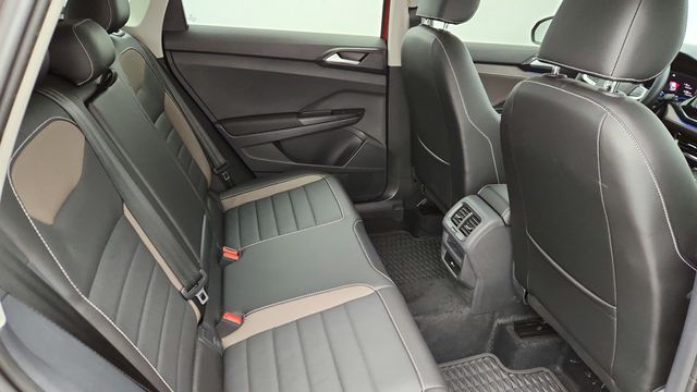 2023 Volkswagen Taos SEL 4MOTION - 22928678 - 23