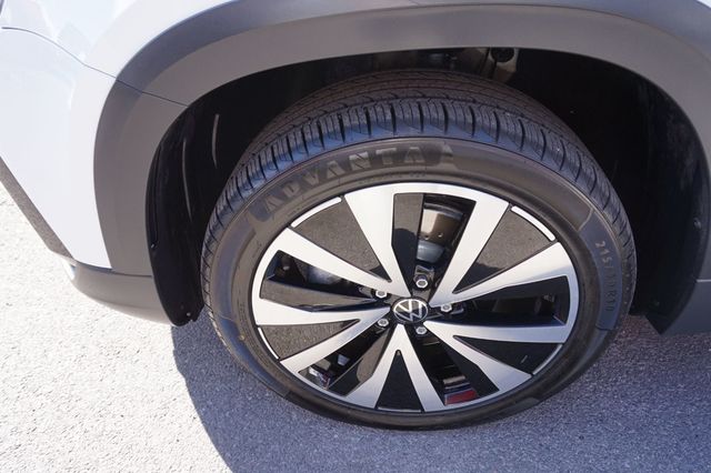 2023 Volkswagen Taos SE, PREMIUM WHEELS, CLOTH SEATS, ROOF RACK, BLUETOOTH - 23097682 - 11