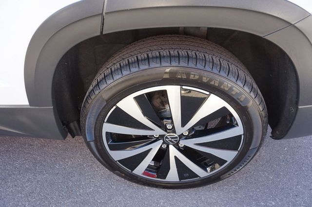 2023 Volkswagen Taos SE, PREMIUM WHEELS, CLOTH SEATS, ROOF RACK, BLUETOOTH - 23097682 - 12