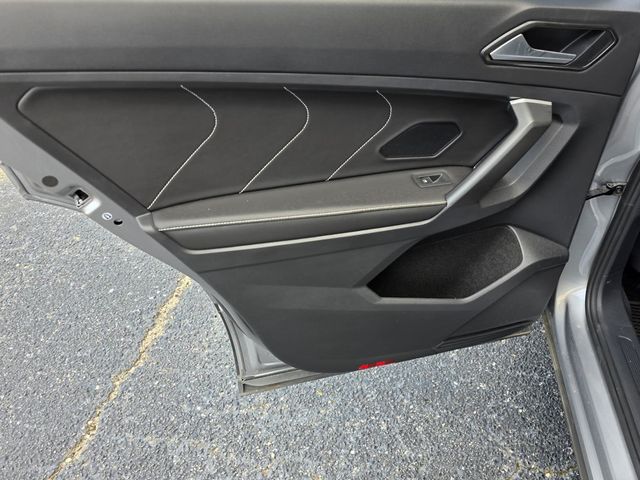 2023 Volkswagen Tiguan 2.0T SE FWD - 22994604 - 32