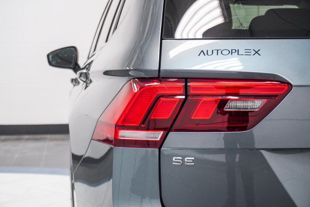 2023 Volkswagen Tiguan SE photo 13