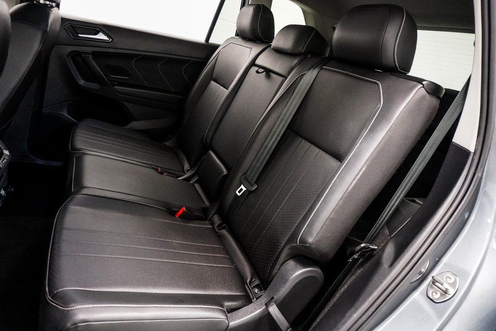 2023 Volkswagen Tiguan SE photo 18